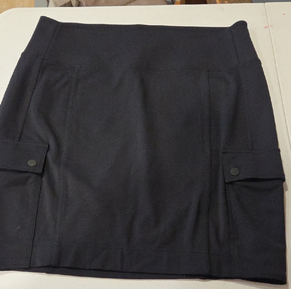 Athleta Black Cargo Skirt Women’s Medium Athletic Utility Casual Streetwear